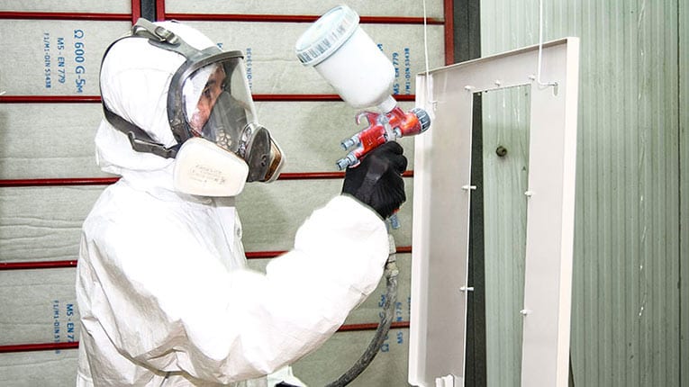 contratar a los pintores industriales en nuevo baztan