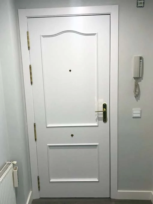 restauracion y lacado de puertas en torres de la alameda