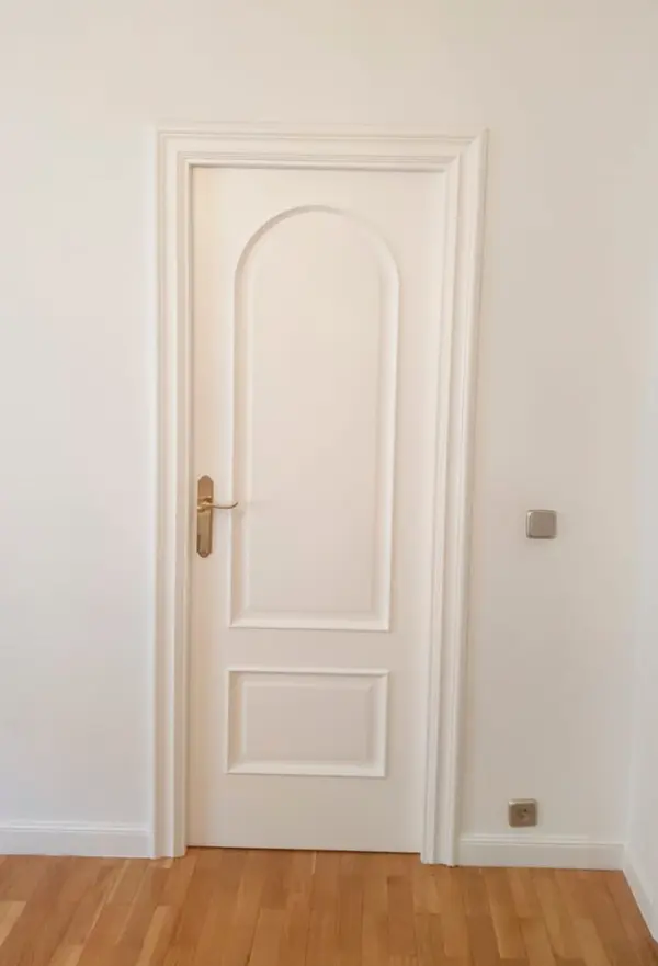 servicio de lacado de puertas en los hueros